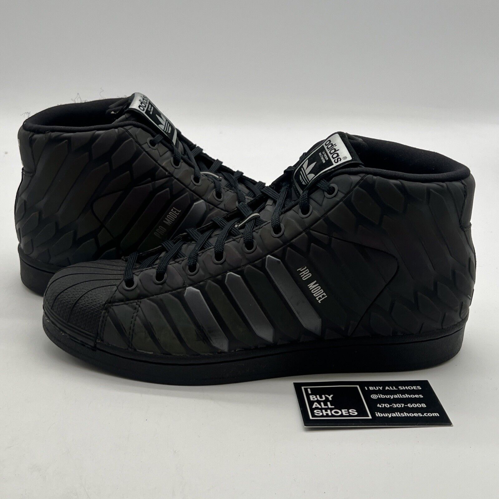 Size 10 - adidas Pro Model Xeno (Q16534)