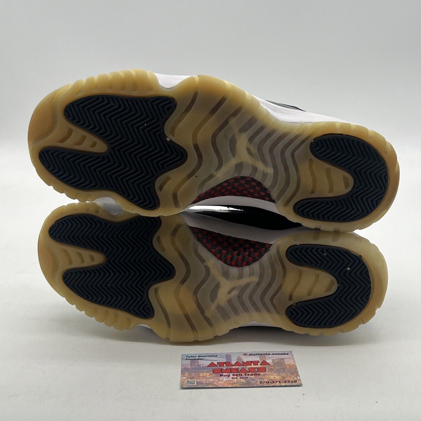 Size 9.5 - Air Jordan 11 Retro Low 72-10 (AV2187-001)