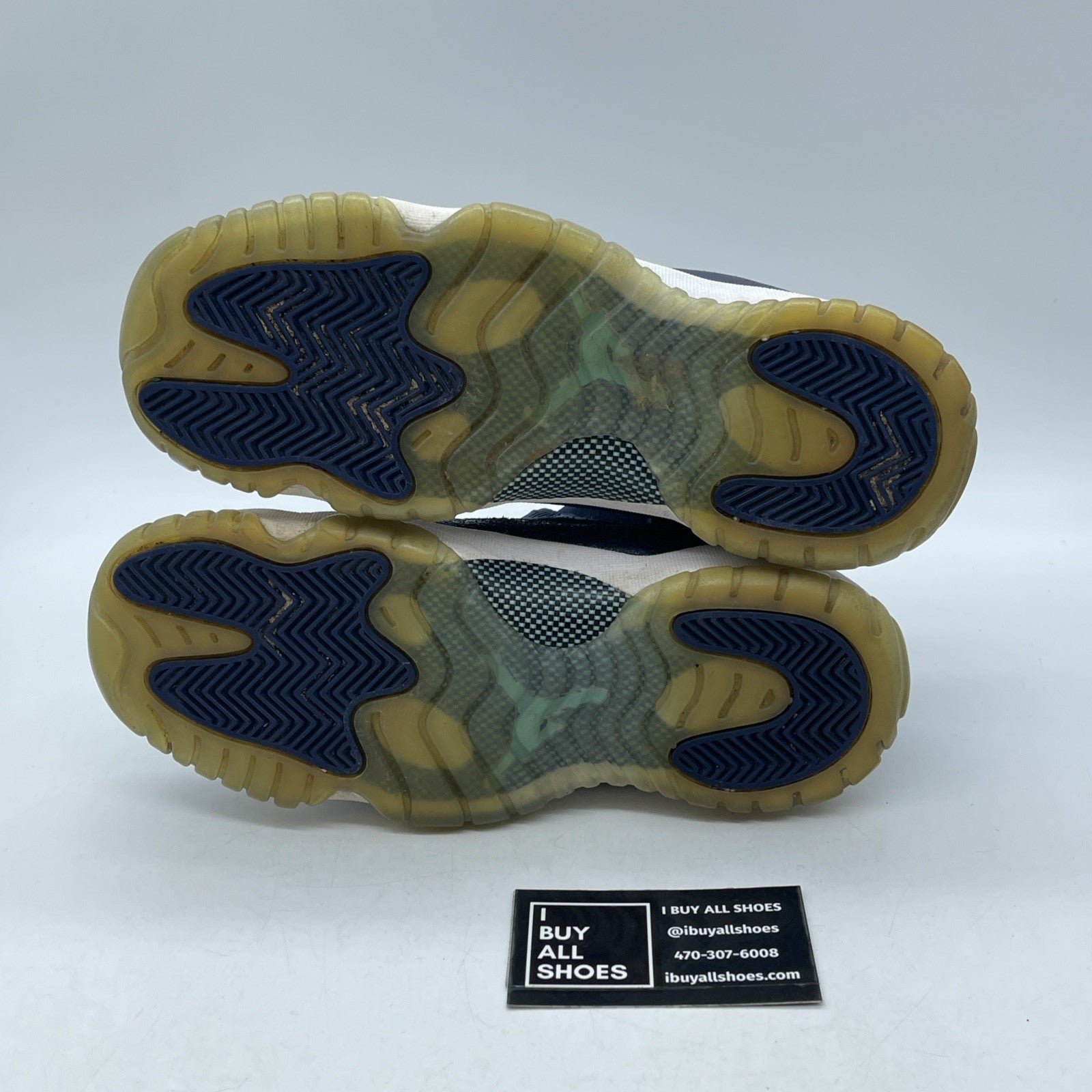 Size 6.5Y (GS) - Jordan 11 Retro Mid Blue Moon Suede (580521-408)