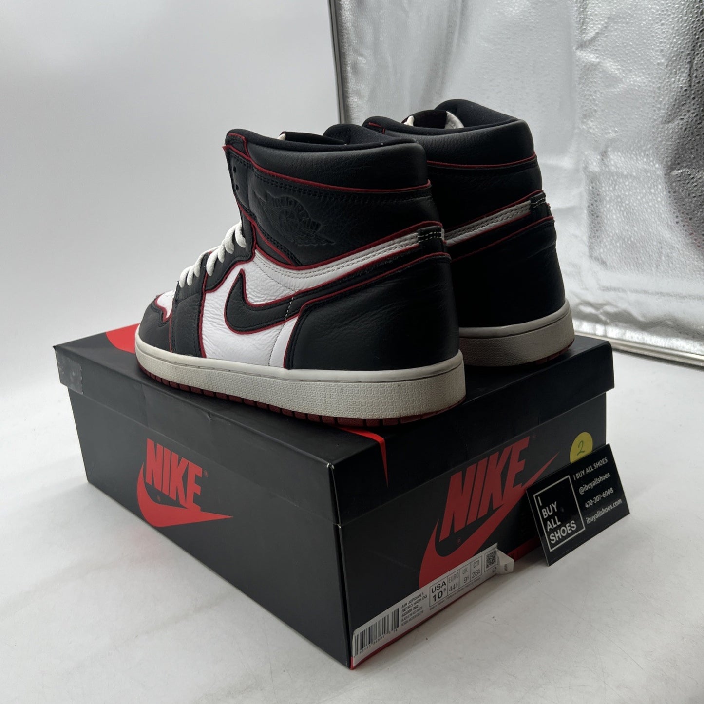 Size 10.5 - Air Jordan 1 Retro High OG Bloodline 2019 (555088-062)