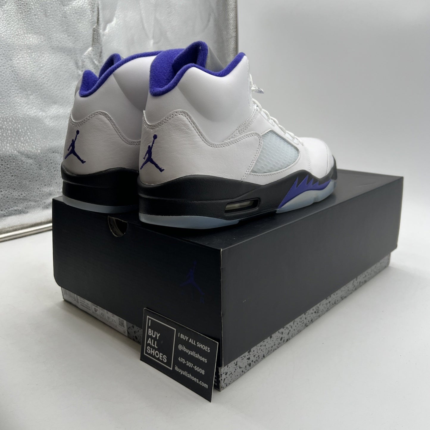 Size 9.5 - Air Jordan 5 Concord 2022 (DD0587-141).
