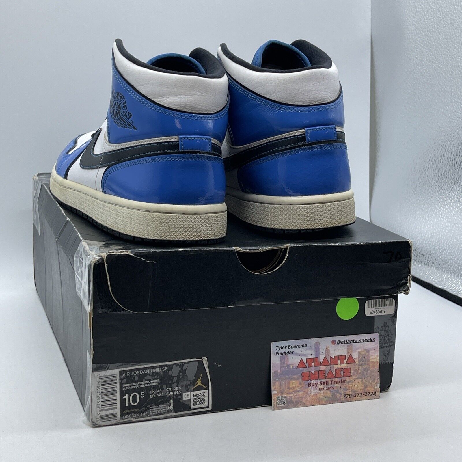 Size 10.5 - Air Jordan 1 SE Mid Signal Blue White Black Leather (DD6834-402)