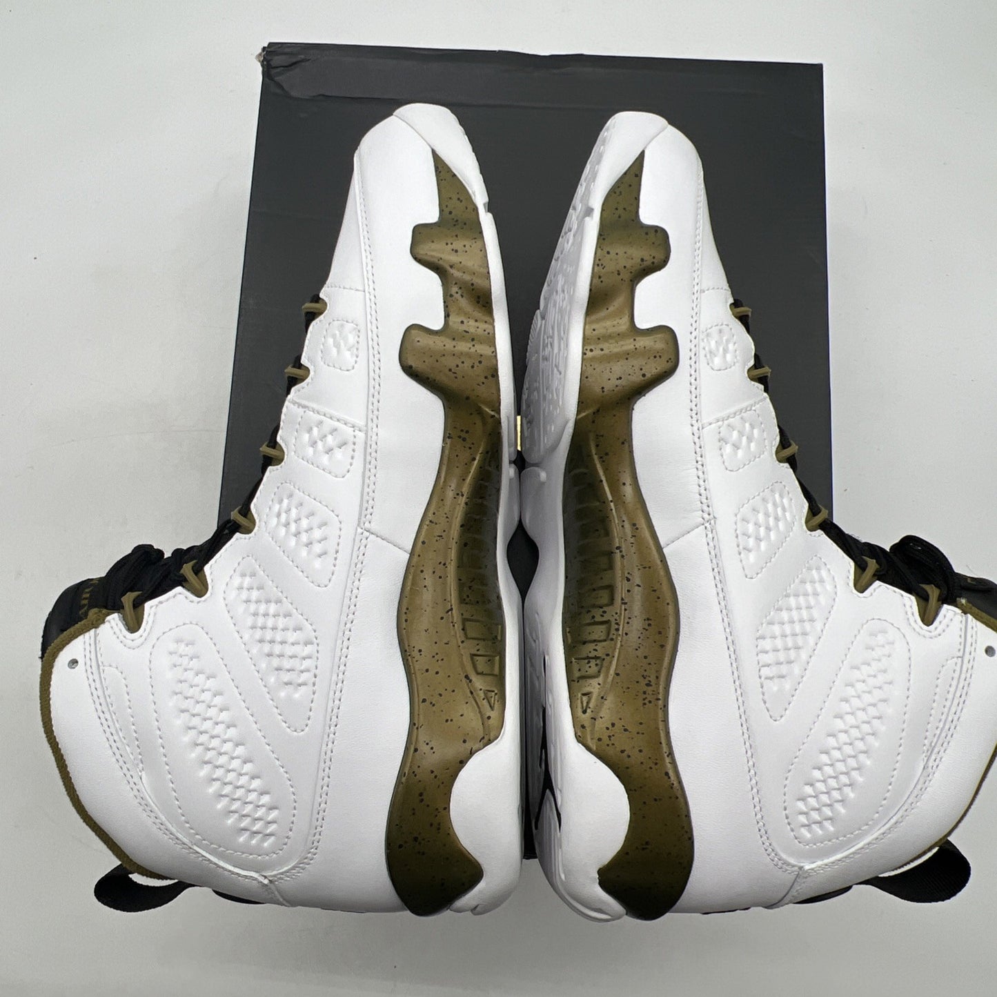 Size 10.5 - Air Jordan 9 Retro Statue (302370-109)
