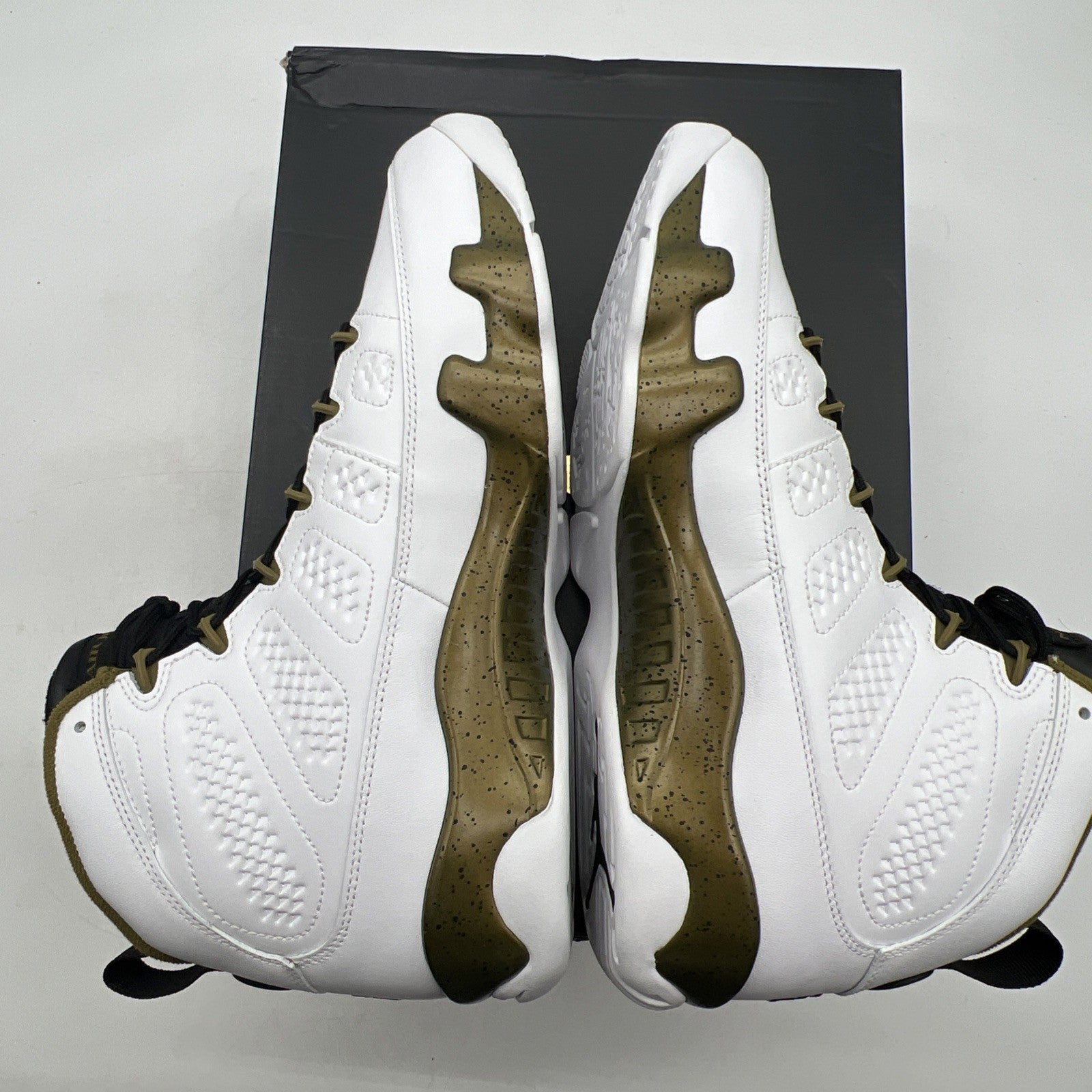 Size 10.5 - Air Jordan 9 Retro Statue (302370-109)