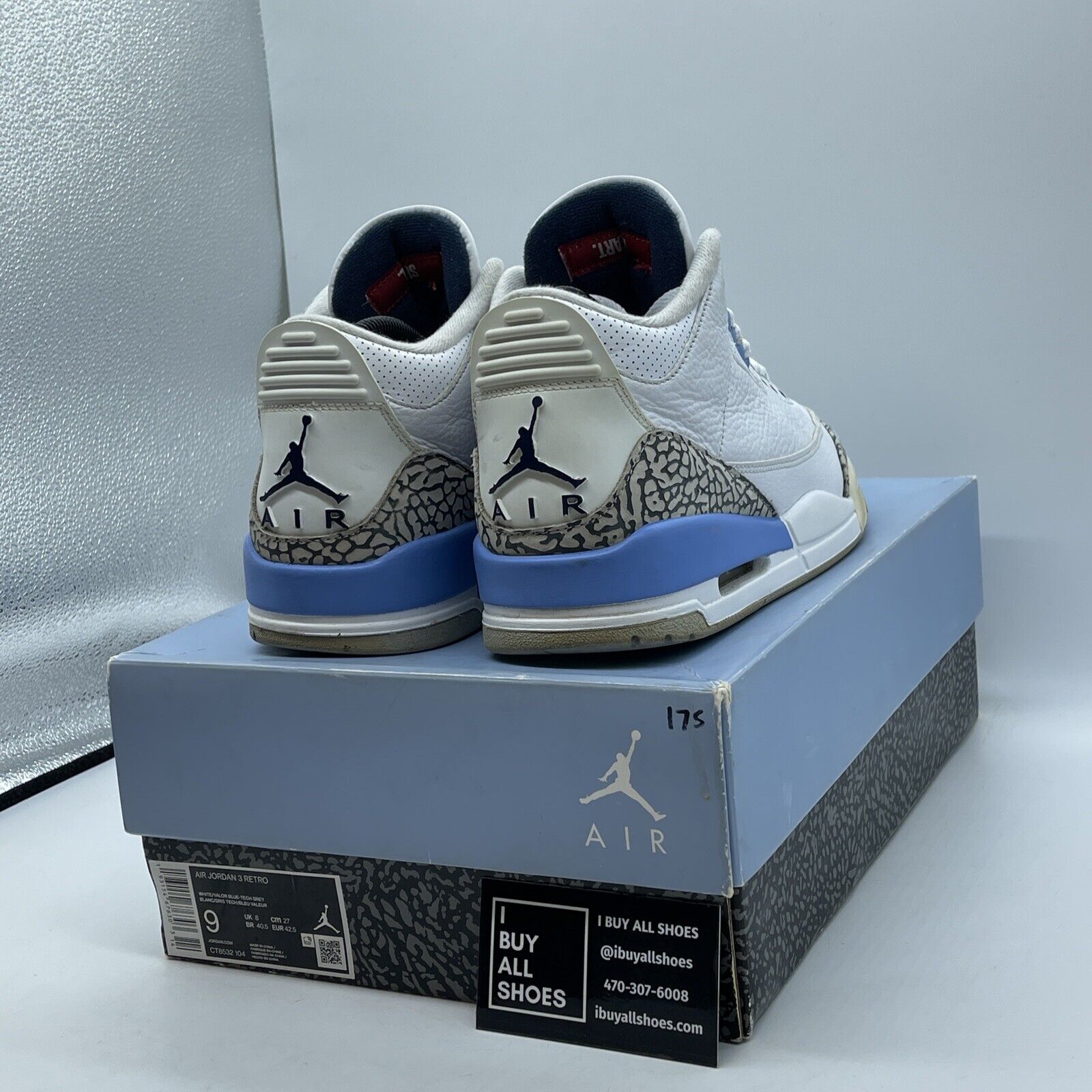 Size 9 - Jordan 3 Retro Mid UNC