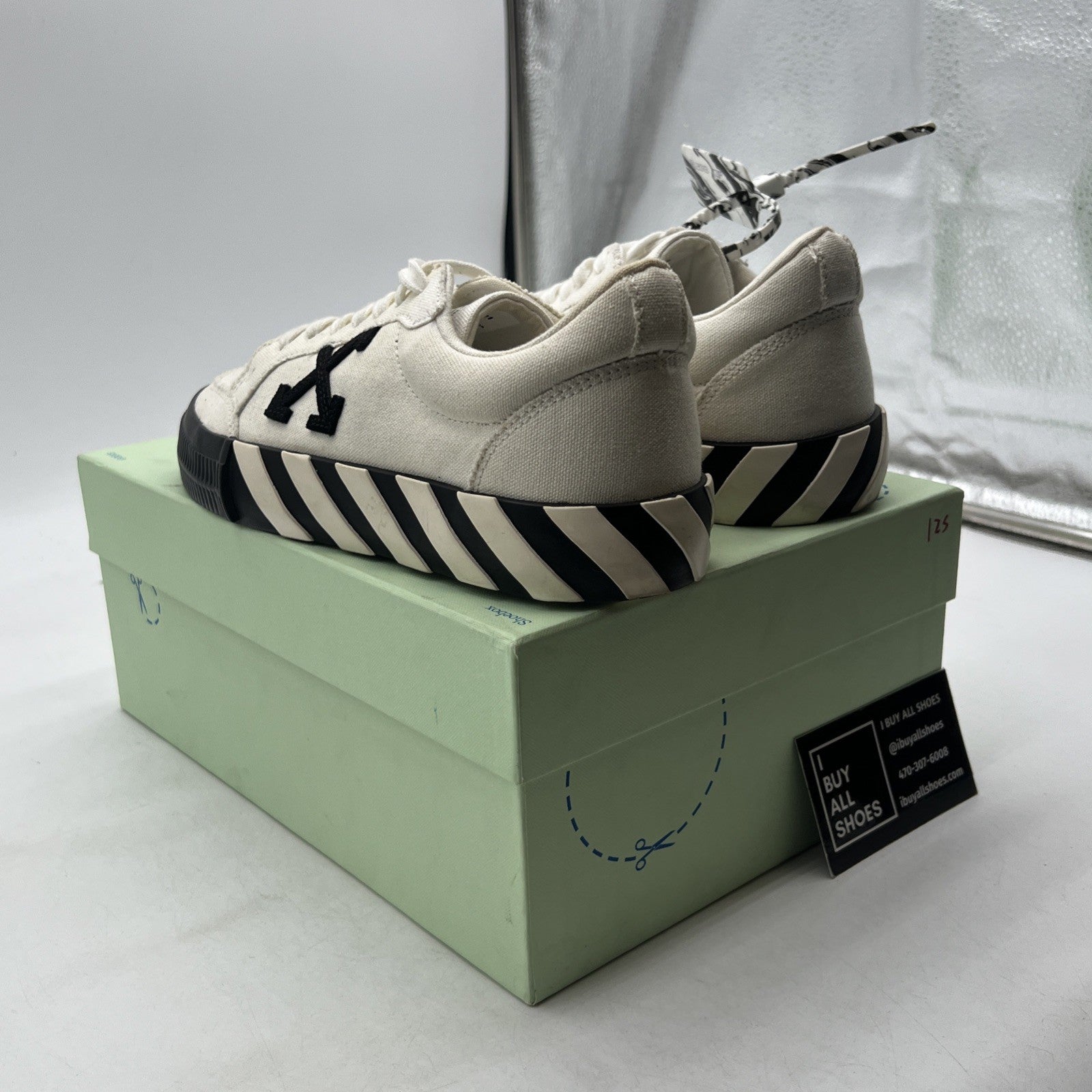 Size 39 - Off-White Vulc Sneaker Low White Black