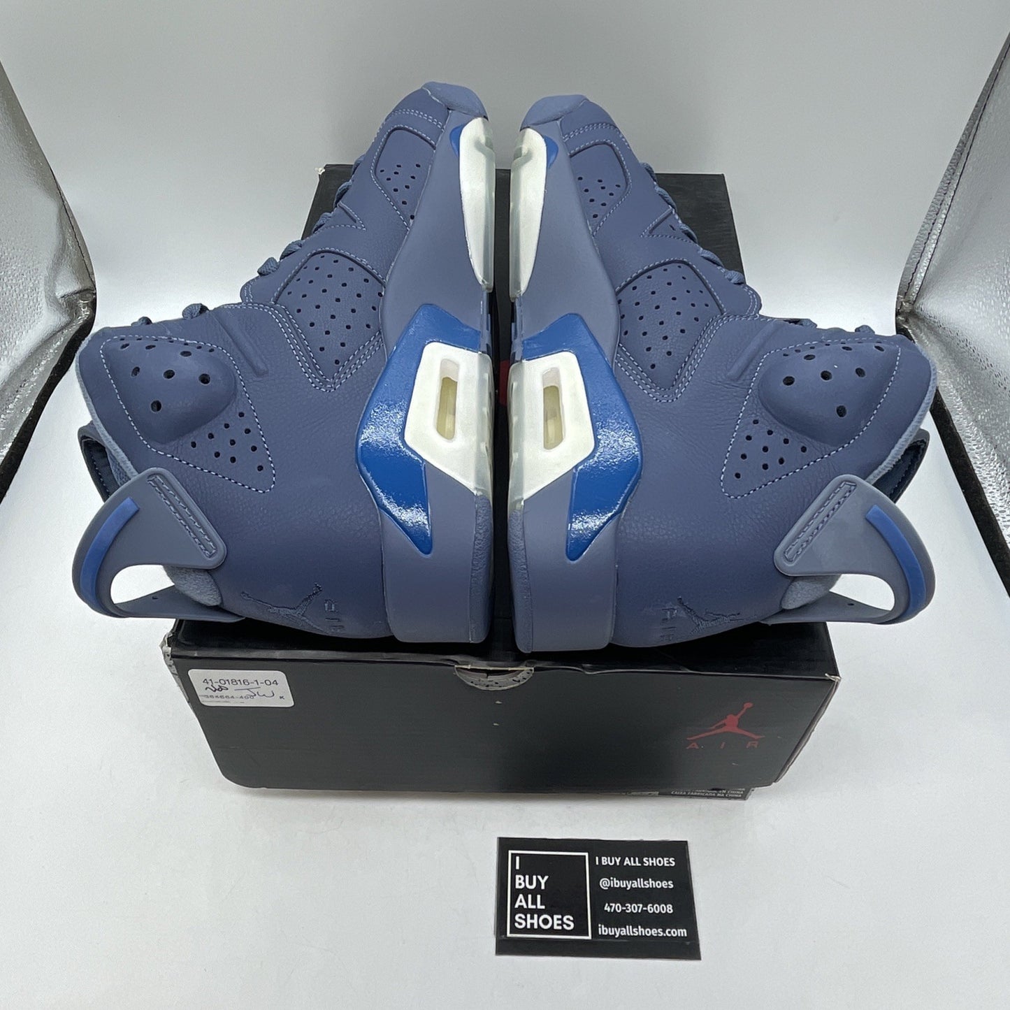 Size 9.5 - Air Jordan 6 Retro Diffused Blue (384664-400)