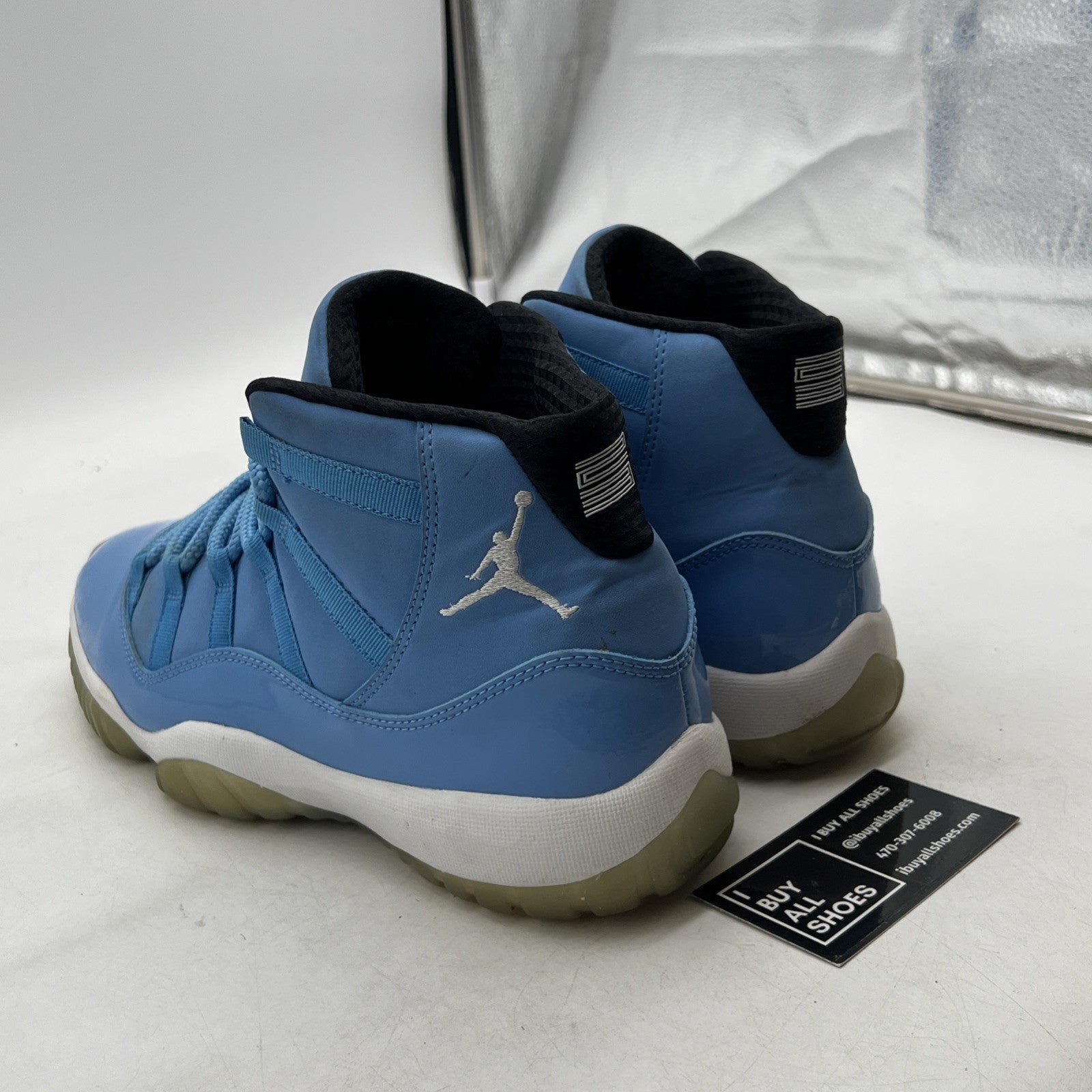 Size 9.5 - Air Jordan 11 Retro Pantone (689479-405)