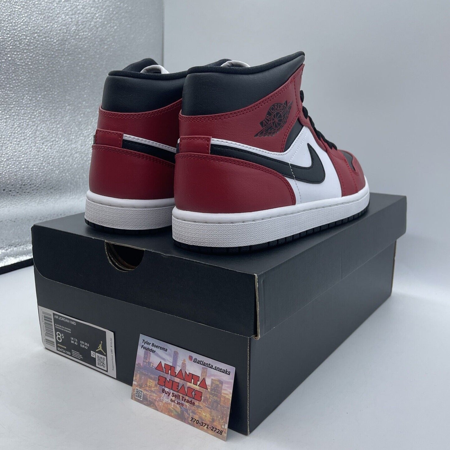 Size 8.5 - Jordan 1 Mid Chicago Black Toe 2020 Red White Leather (554724-069)