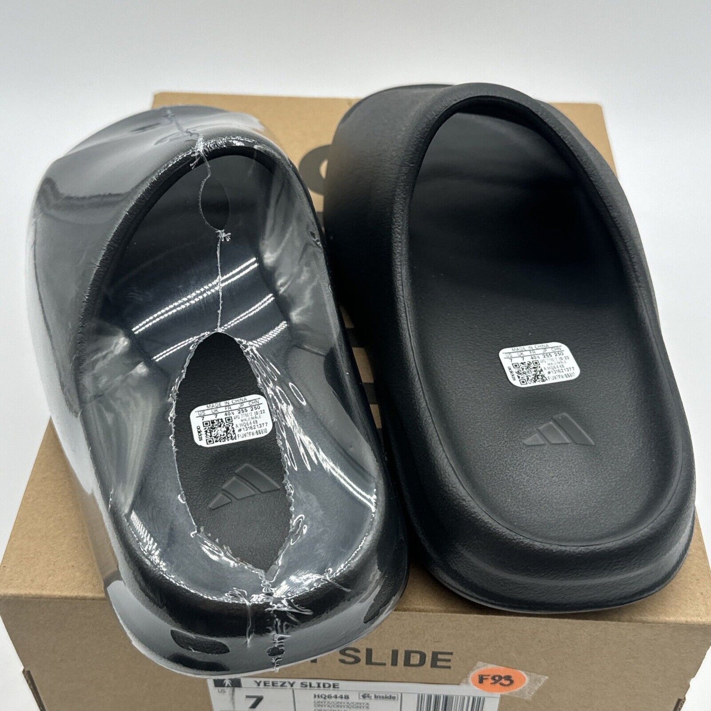 adidas Yeezy Slide Onyx HQ6448 Size 7 Black Comfy Kanye West