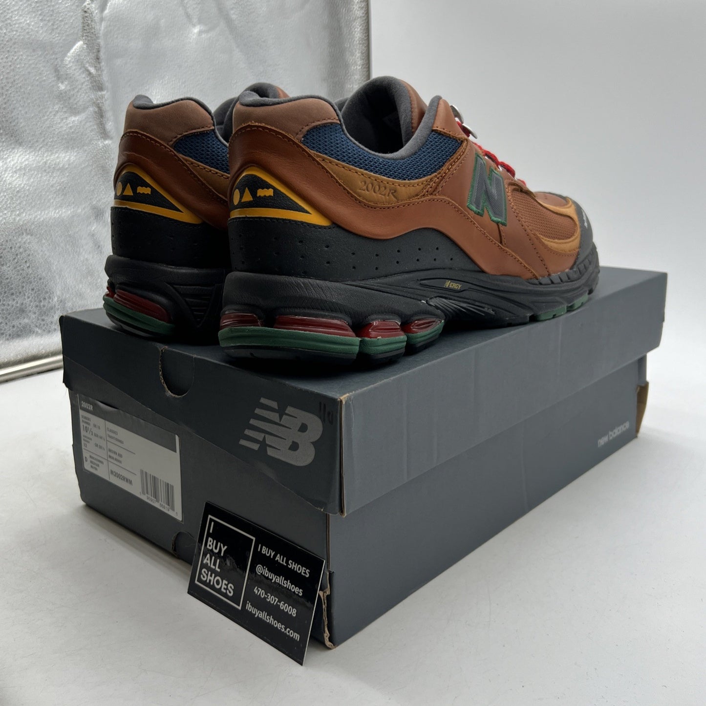 Size 10.5 - New Balance 2002R Hiking Pack - Brown (M2002RWM)