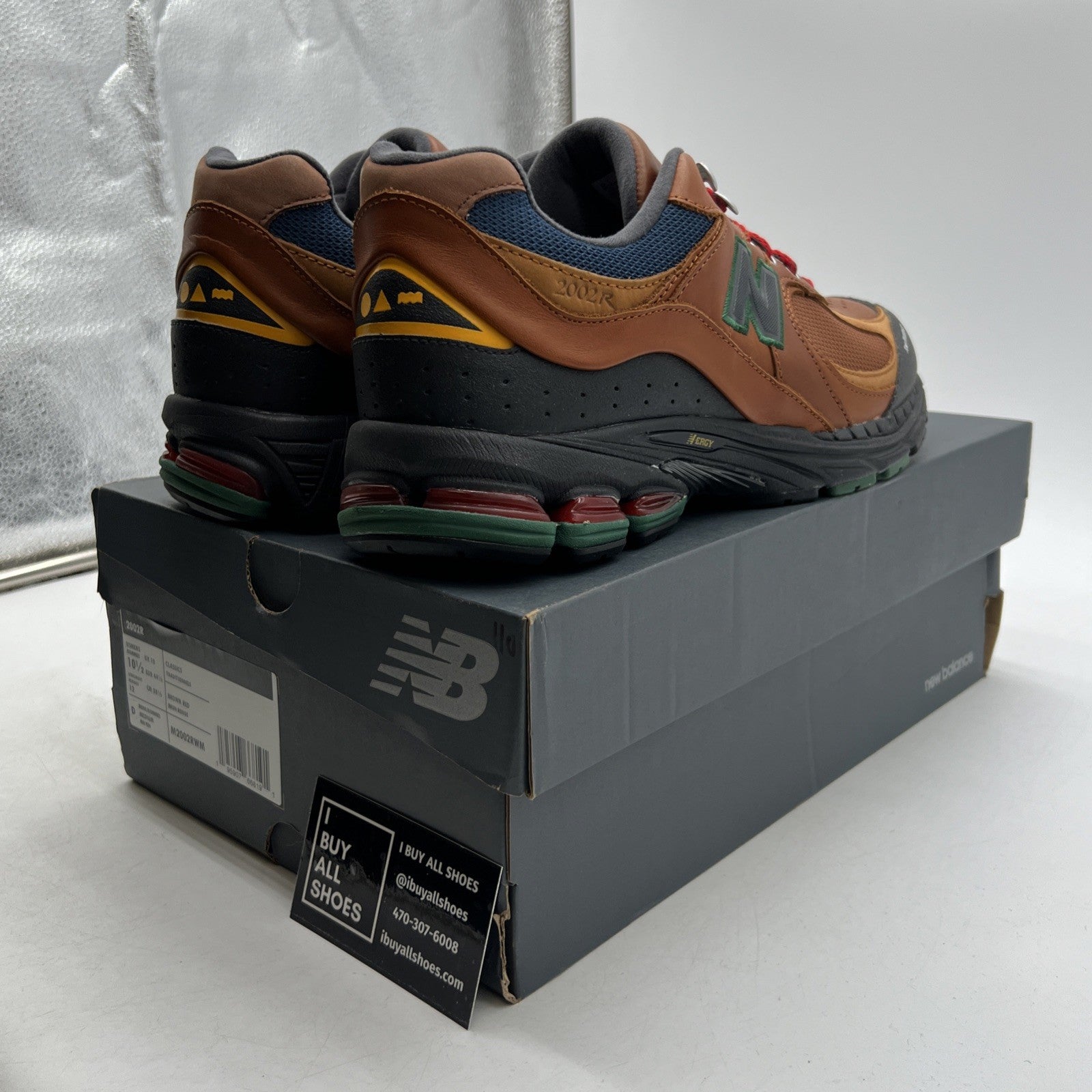 Size 10.5 - New Balance 2002R Hiking Pack - Brown (M2002RWM)