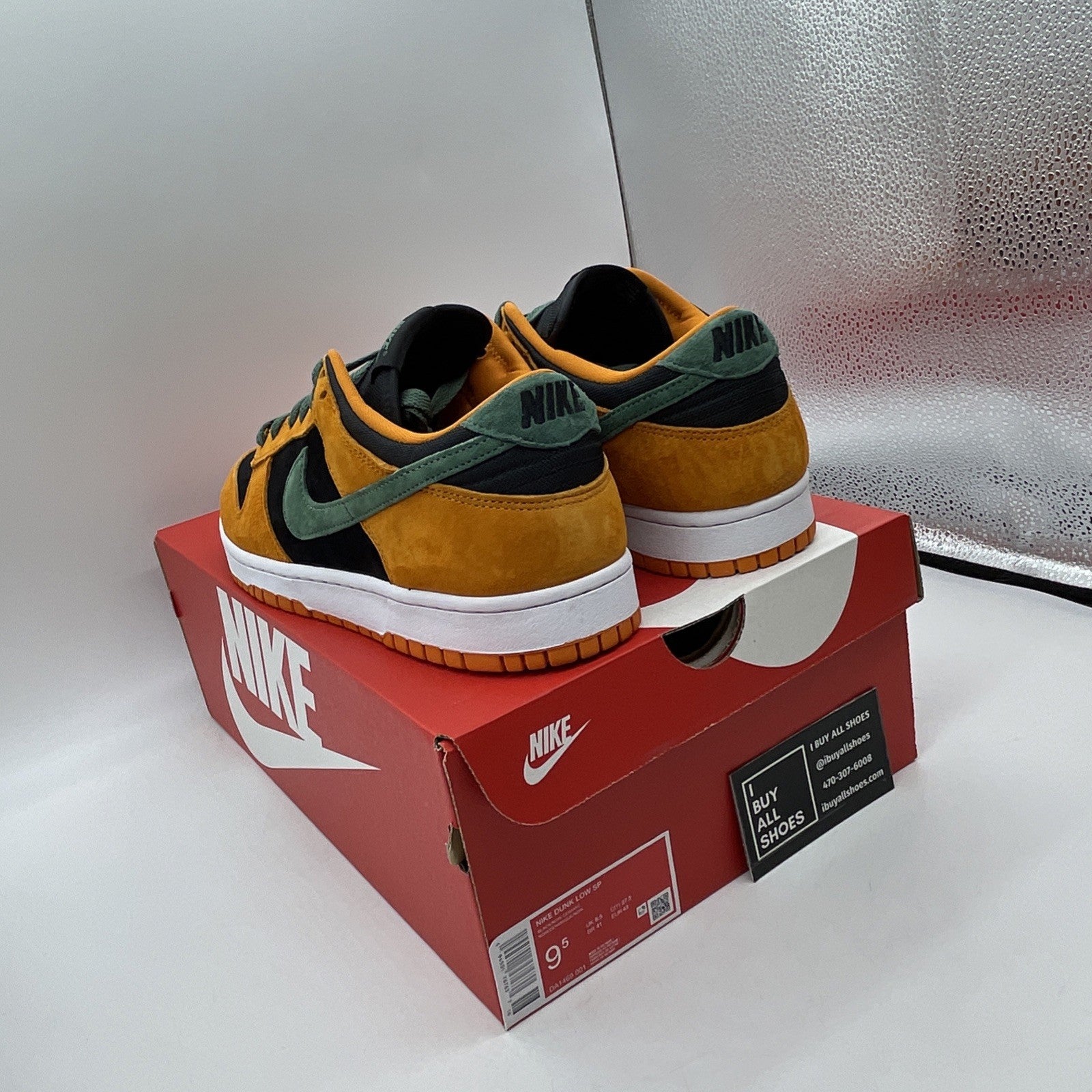 Size 9.5 - Nike Dunk SP Retro 2020 Low Ceramic Black Green Suede (DA1469-001)