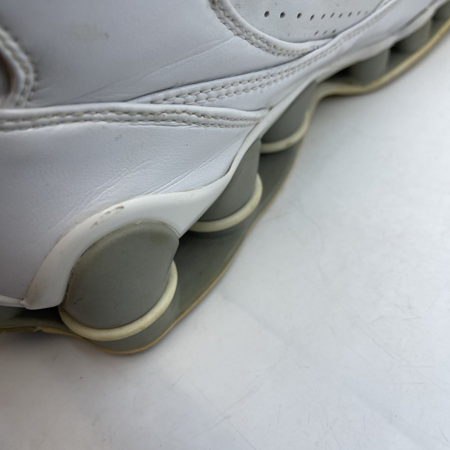 Size 13 -2005 Nike Shox USP White Perforated Basketball Shoes (311738-102)