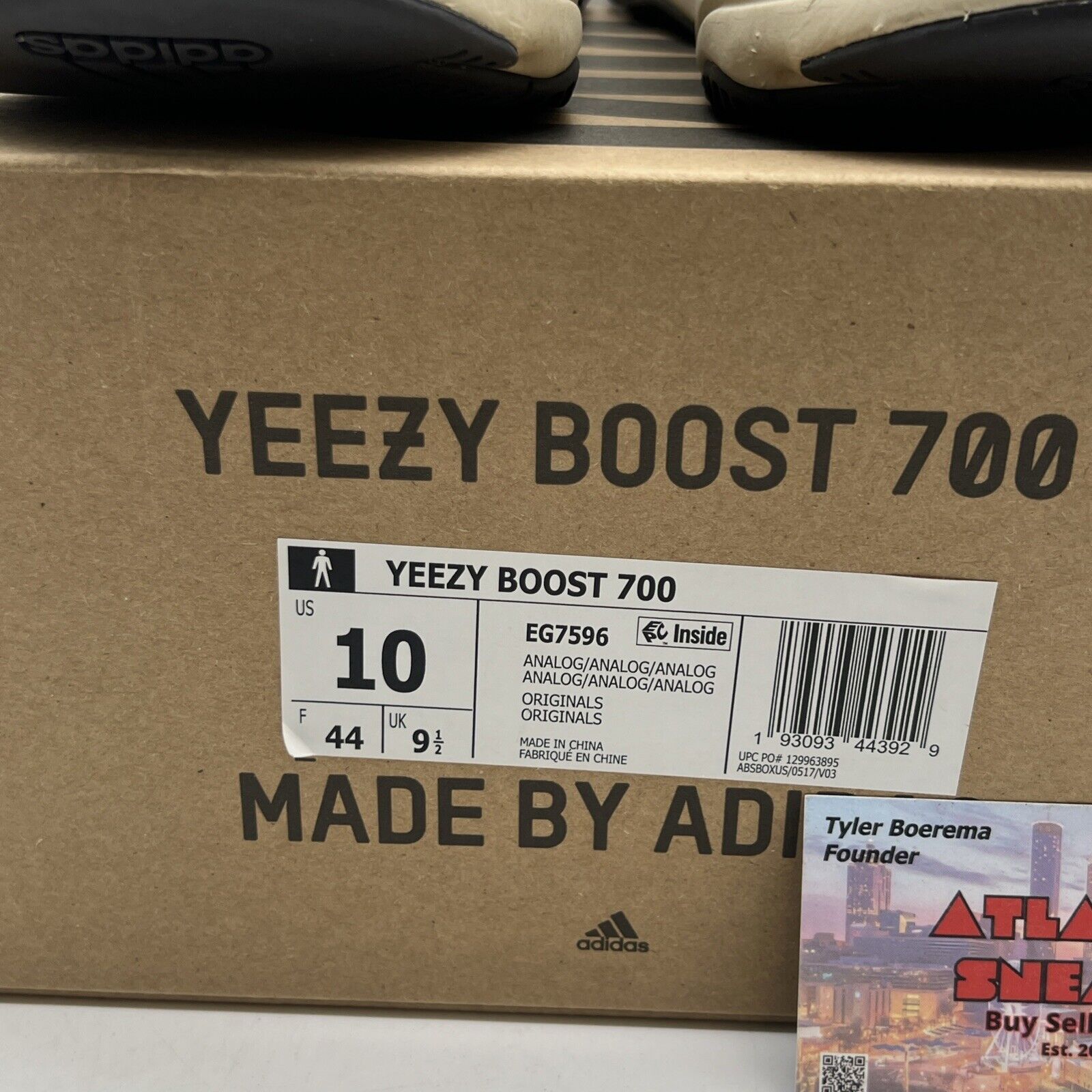 Size 10 - adidas Yeezy Boost 700 Low Analog (EG7596)