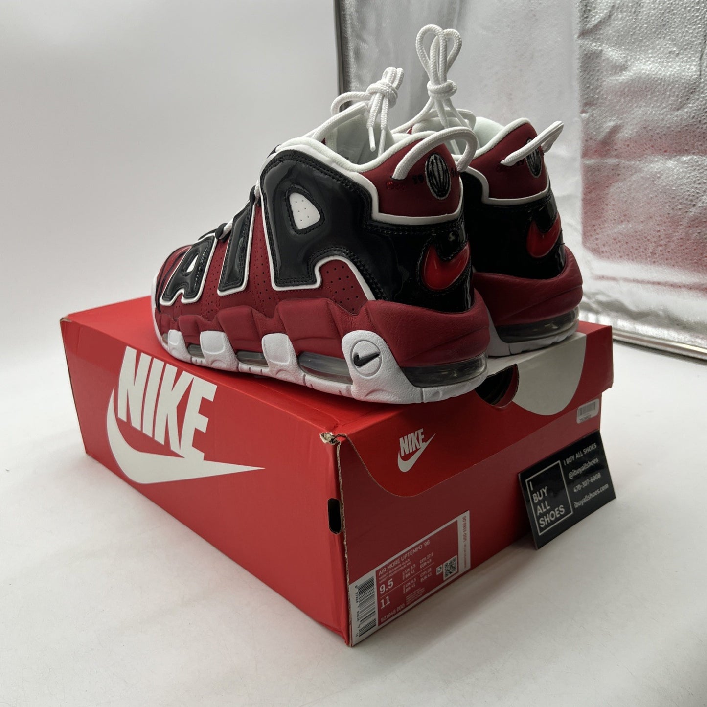 Size 9.5 - Nike Air More Uptempo Bulls 2017 (921948-600)