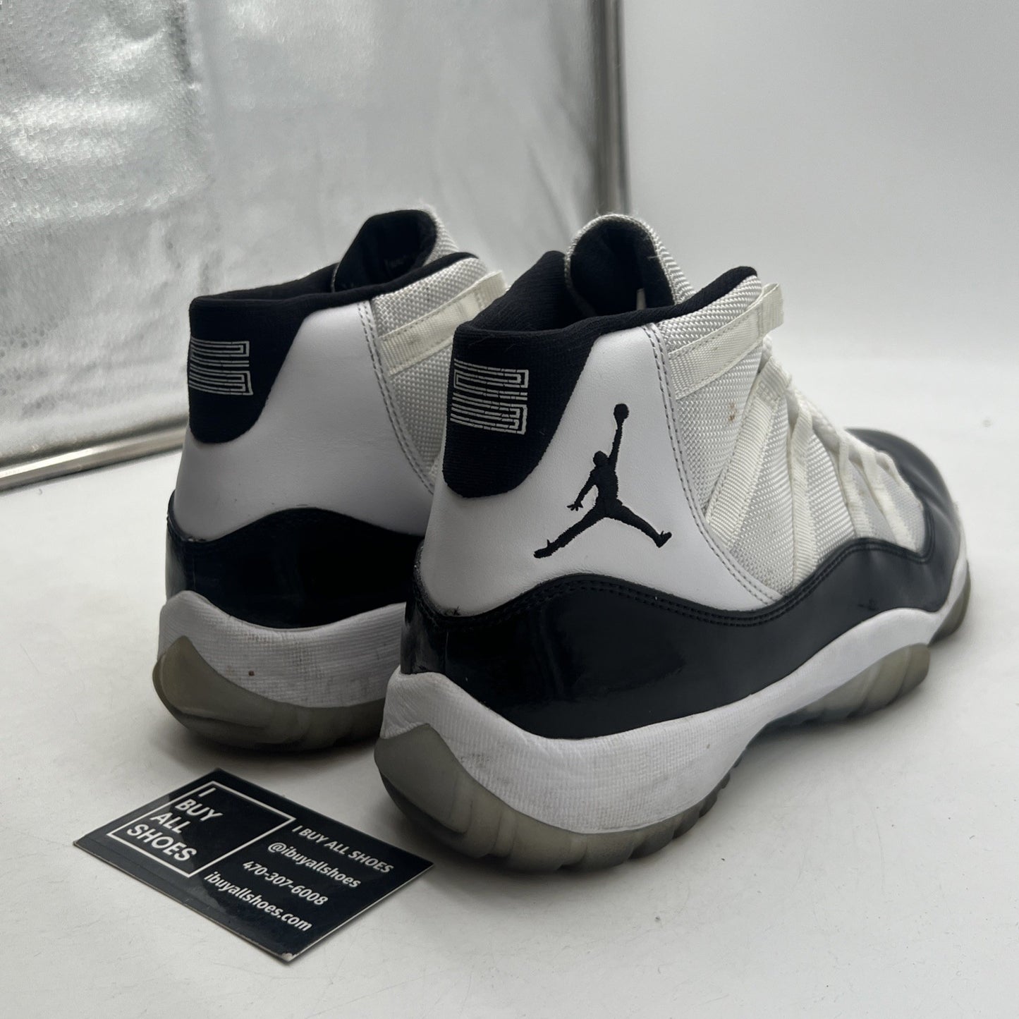Size 9.5 - Air Jordan 11 Retro Concord 2011 (378037-107)
