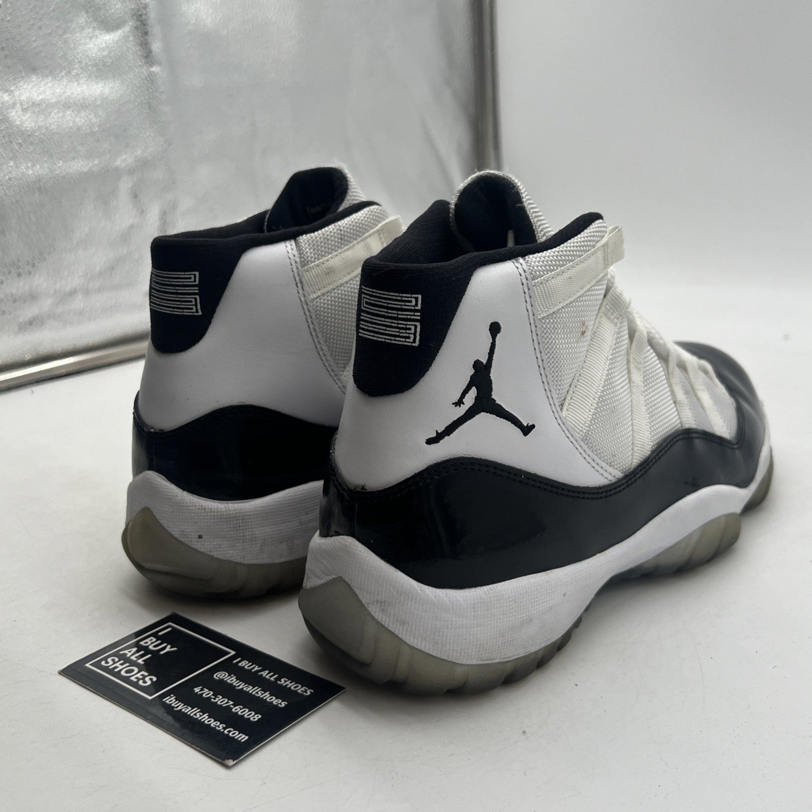 Size 9.5 - Air Jordan 11 Retro Concord 2011 (378037-107)