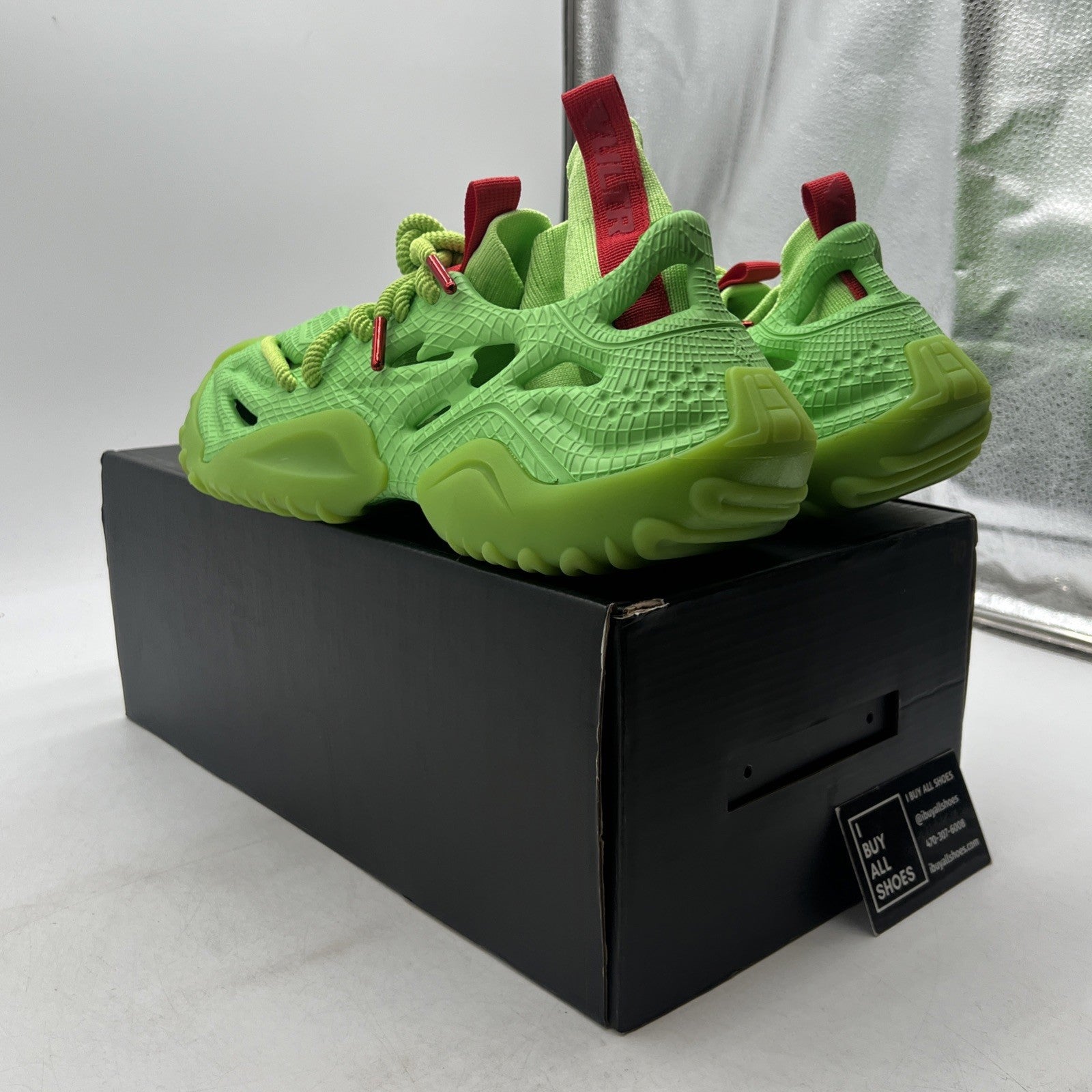 Size 11 - SIA Collective Mens Vulture Foam Sneakers Grinch Green