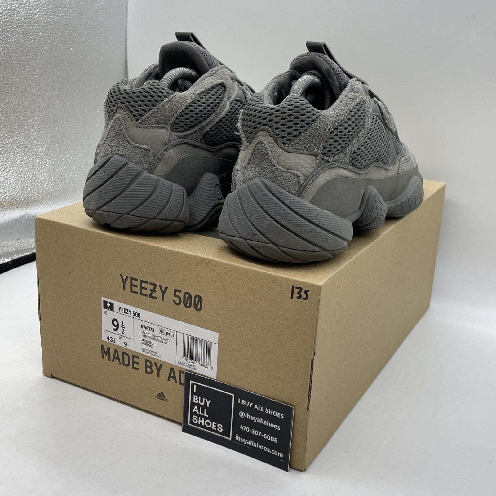 Size 9.5 - adidas Yeezy 500 Granite 2022 Grey Suede Leather (GW6373)