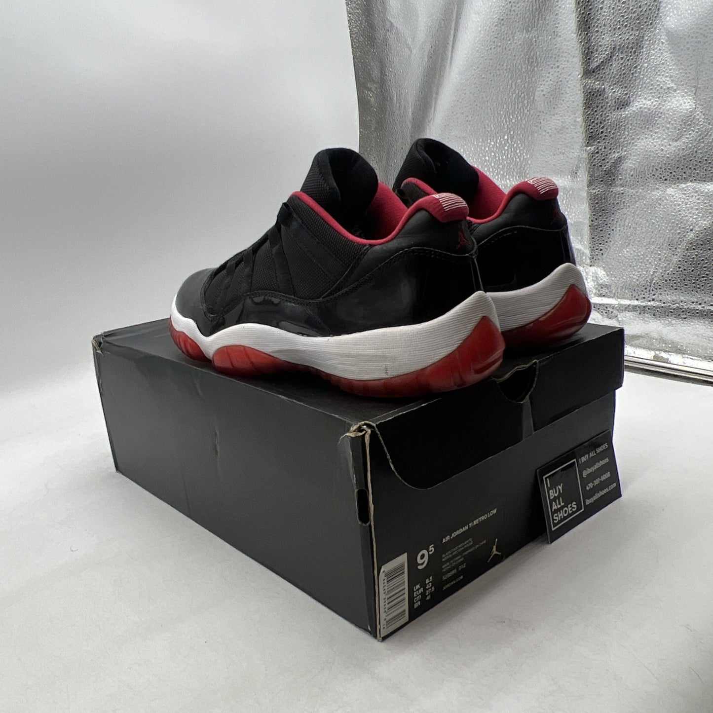 Size 9.5 - Air Jordan 11 Retro 2015 Low Bred (528895-012)