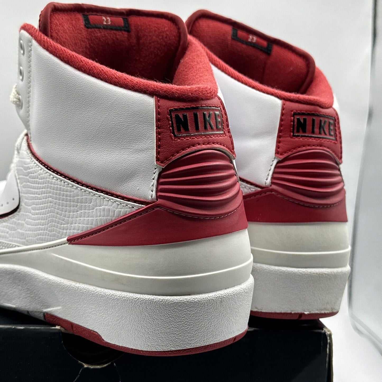 Size 10.5 - Jordan 2 Retro Chicago Home 2014