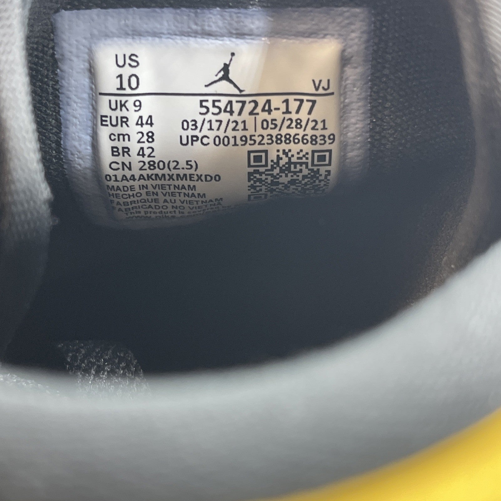 Size 10 - Air Jordan 1 Mid Black University Gold (554724-177)