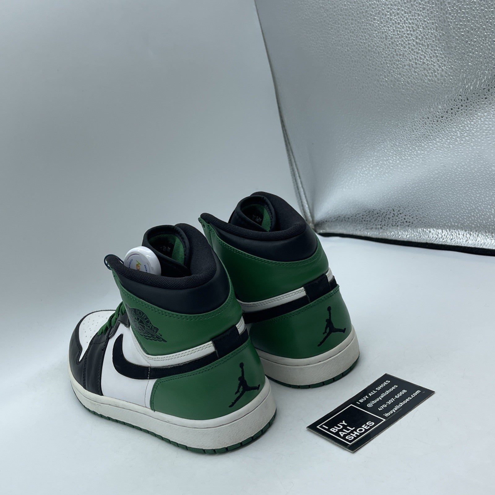 Size 10 - Air Jordan 1 Retro High Boston Celtics (332550-101)