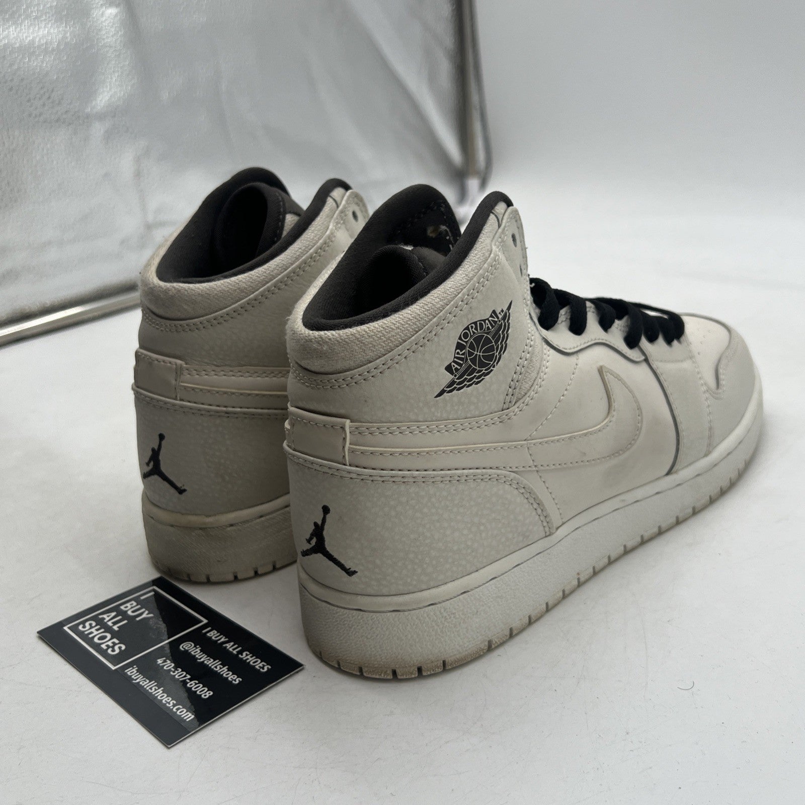 Size 6.5 - Nike Air Jordan 1 Retro Youth  (705296-022)