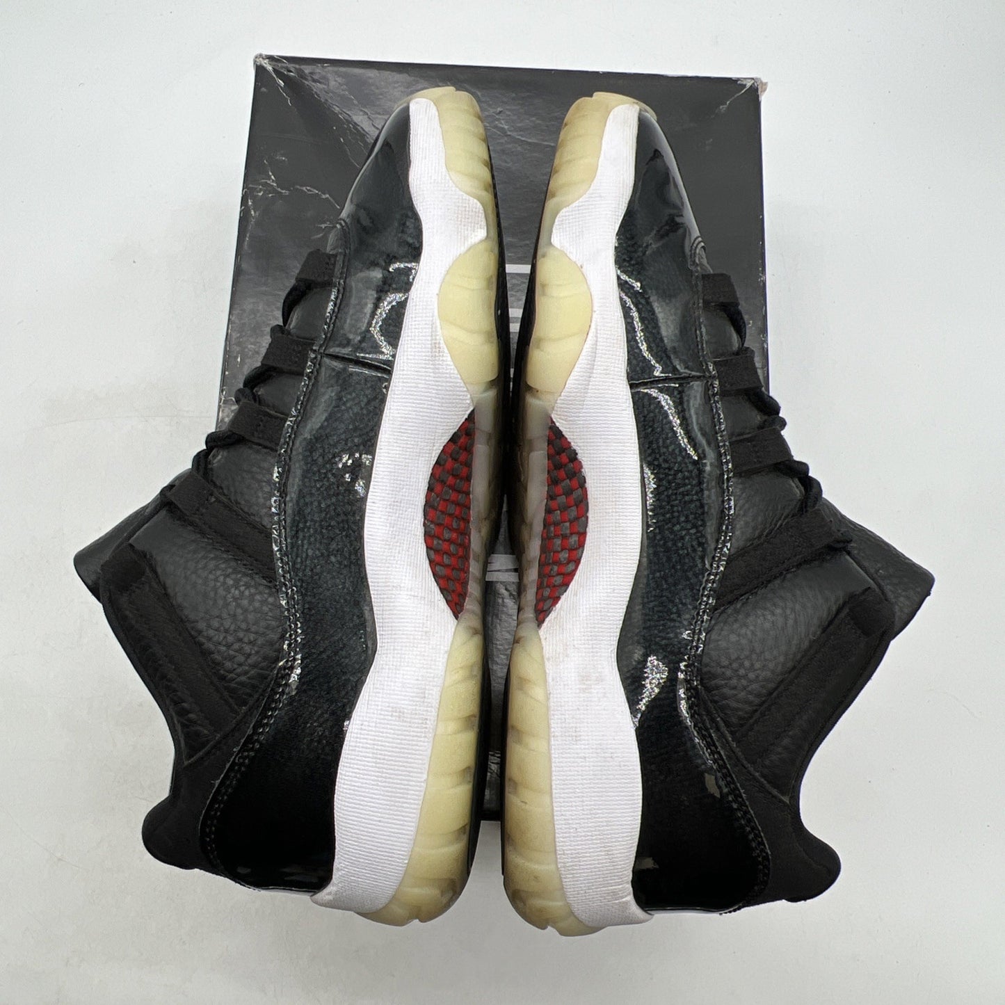 Size 10 - Air Jordan 11 Retro Low 72-10 (AV2187-001)