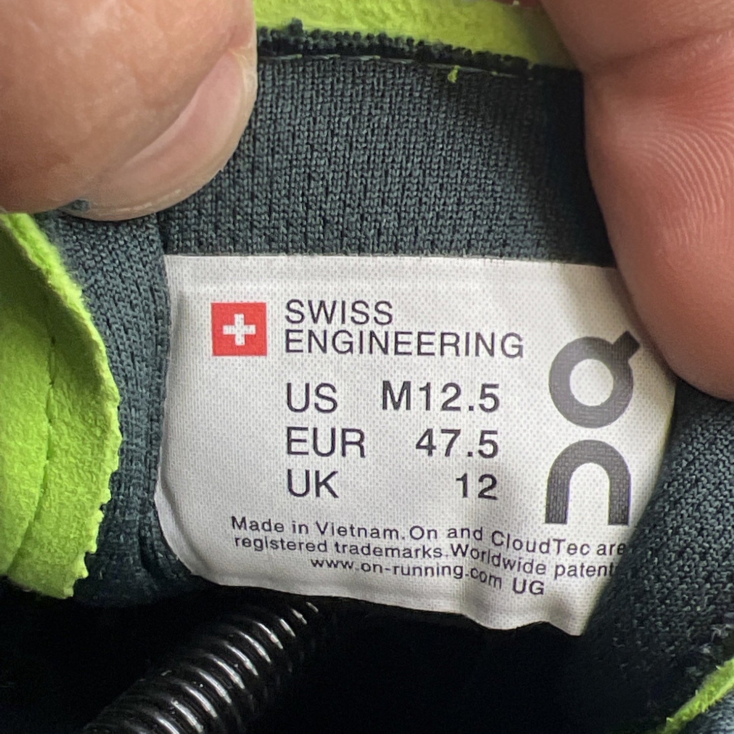 Size 12.5 - ON Cloudflow womens running shoes Moss/Lime