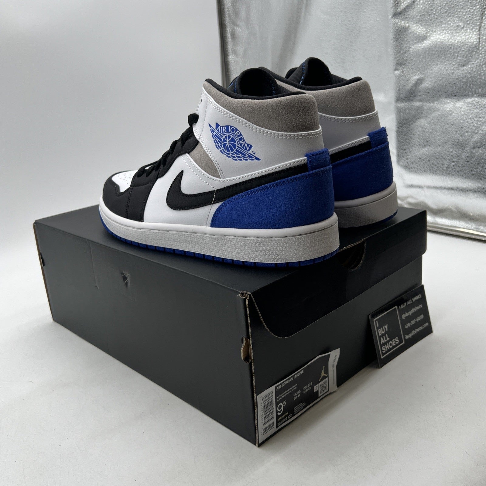 Size 9.5 - Air Jordan 1 SE Mid Royal Black Toe (852542-102)