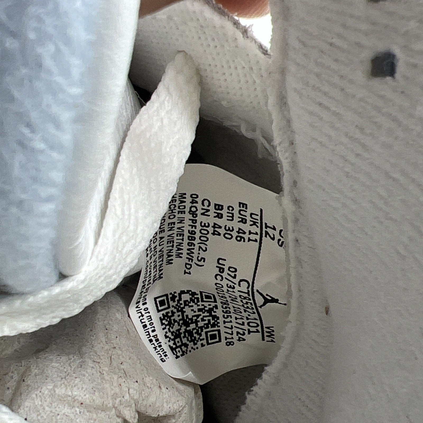 Size 12 - Air Jordan 3 Retro Lucky Shorts (CT8532-101)