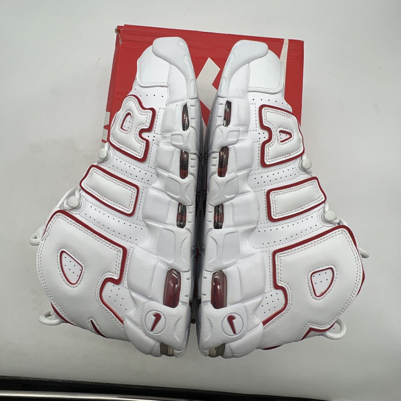 Size 10.5 - Nike Air More Uptempo White Varsity Red 2018 (921948-102)