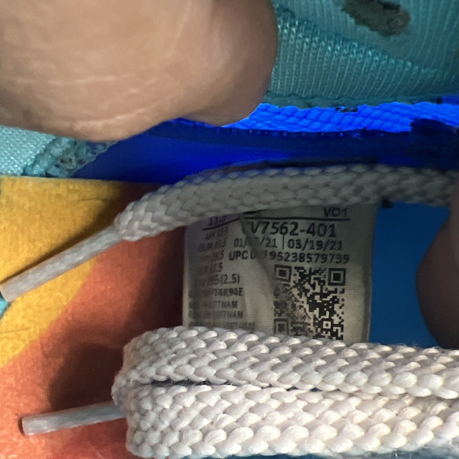 Size 11.5 - Nike Space Jam x LeBron 18 Low Wile E. x Roadrunner (CV7562-401)