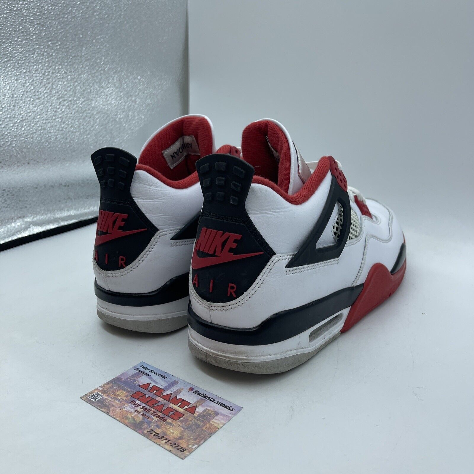 Size 9.5 - Jordan 4 Retro OG Mid Fire Red Black White Leather (DC7770-160)