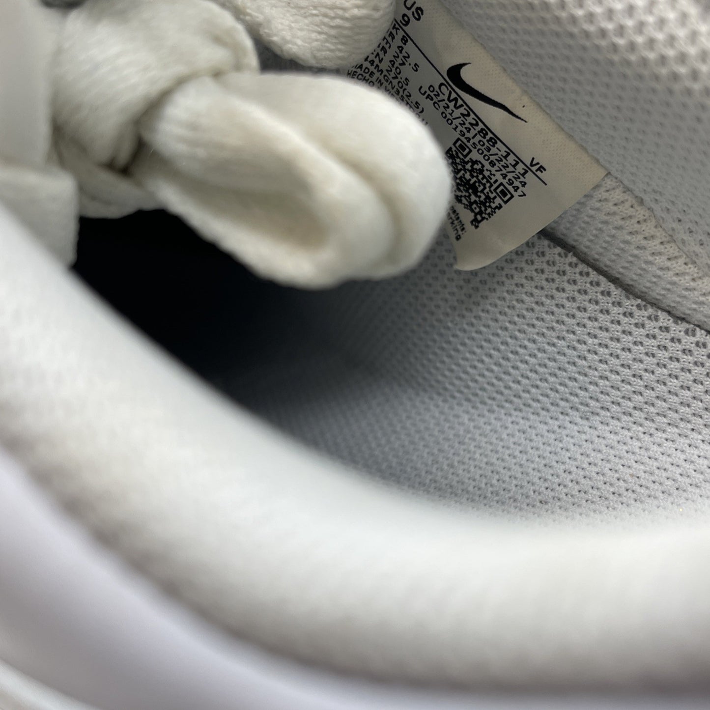 Size 9 - Nike Air Force 1 '07 Low Triple White Leather (CW2288-111)