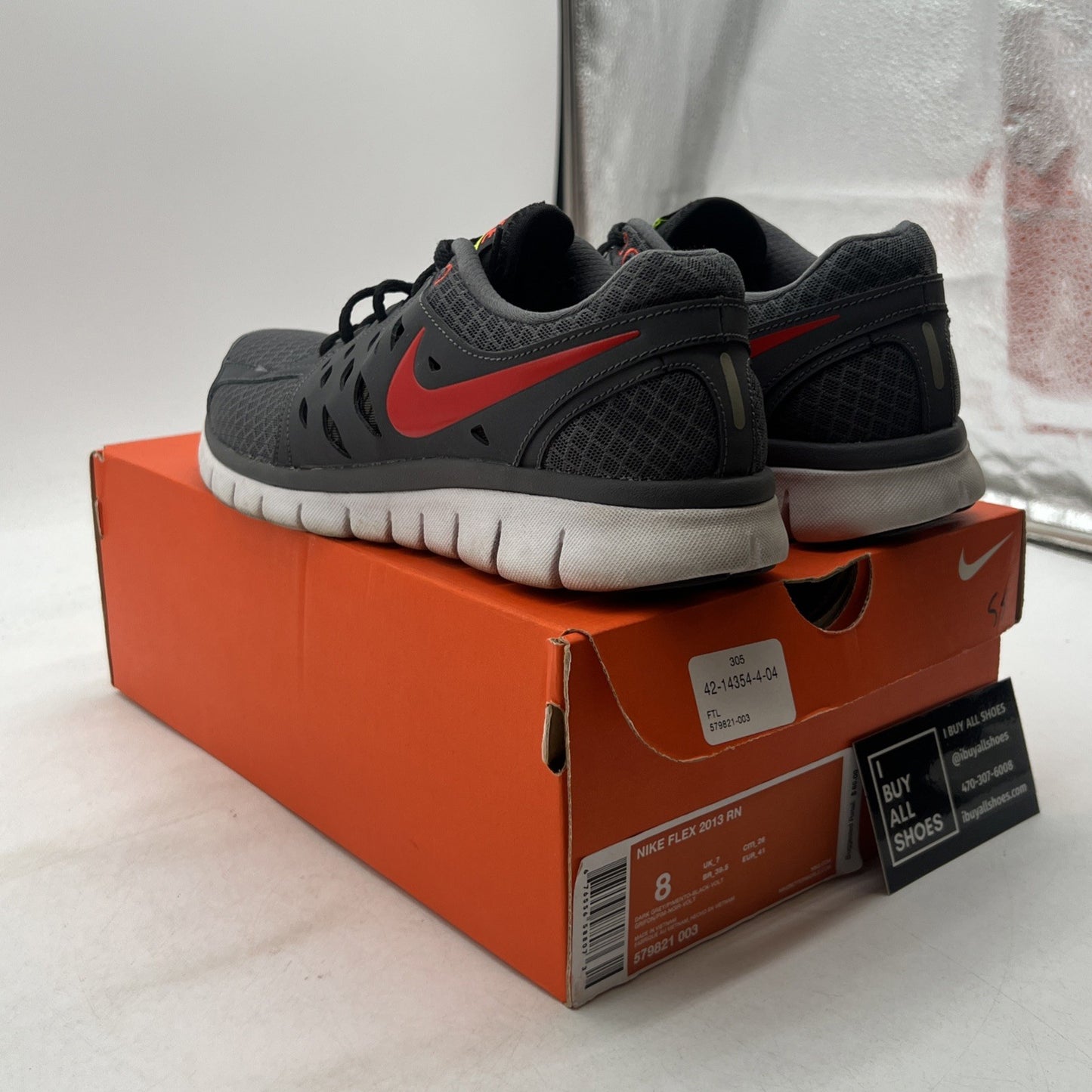 Size 8 - Nike Flex 2013 Run Gray & Red Running Shoes Sneakers Men's (579821-003)