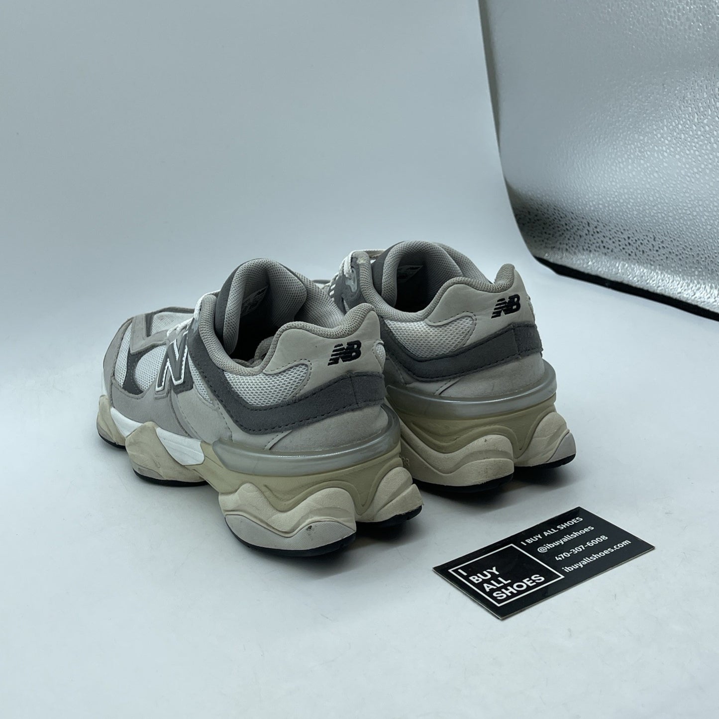Size 5.5Y - New Balance 9060 Enfants Grey White Suede  (GC9060GY)