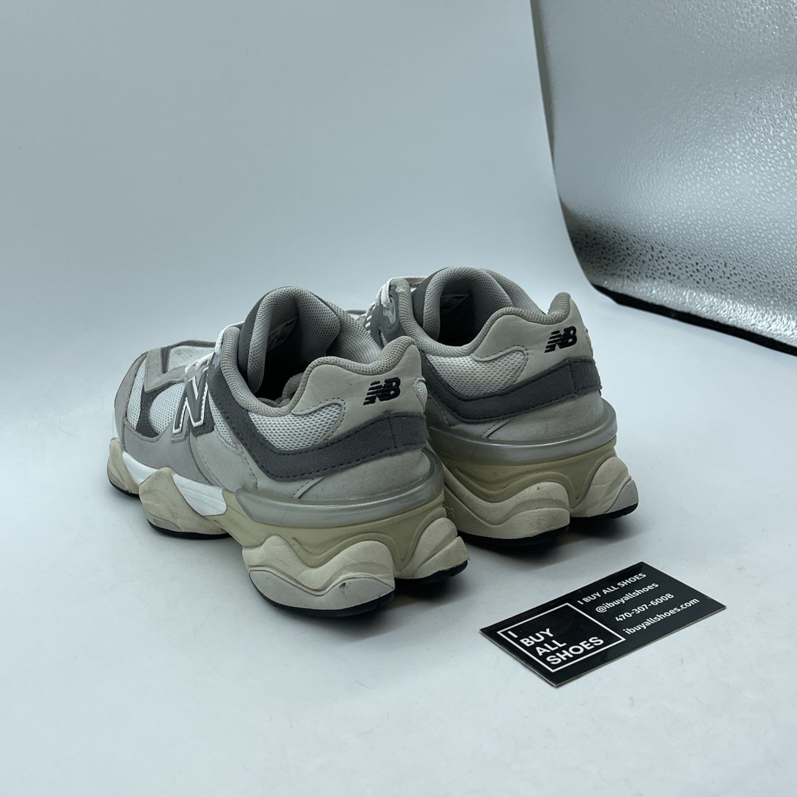 Size 5.5Y - New Balance 9060 Enfants Grey White Suede  (GC9060GY)