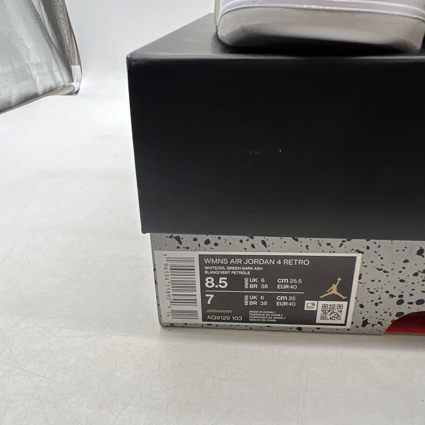 Size 8.5 - Air Jordan 4 Retro Mid Seafoam W (AQ9129-103)
