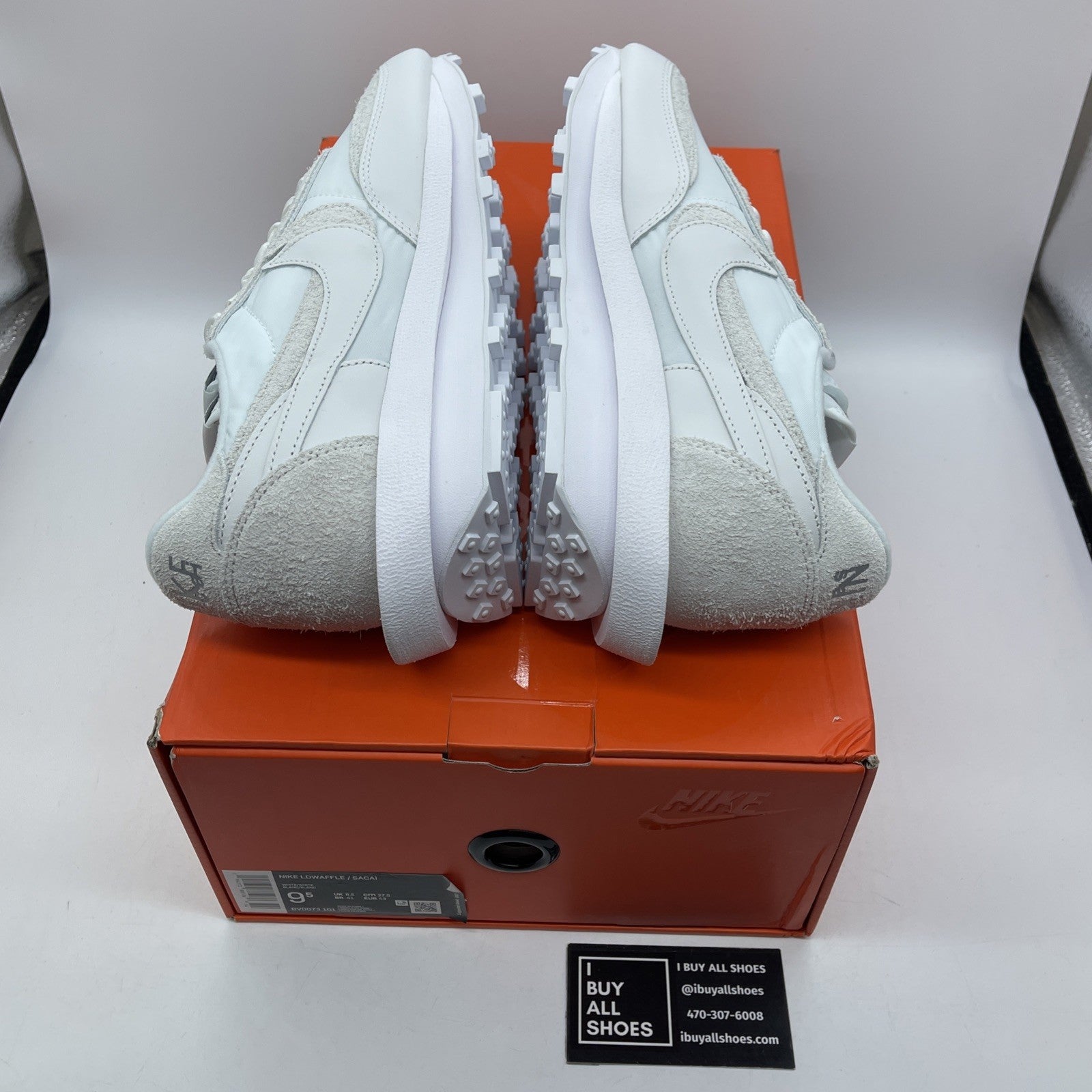 Size 9.5 - Nike sacai x LDWaffle White Nylon Grey White Suede (BV0073-101)