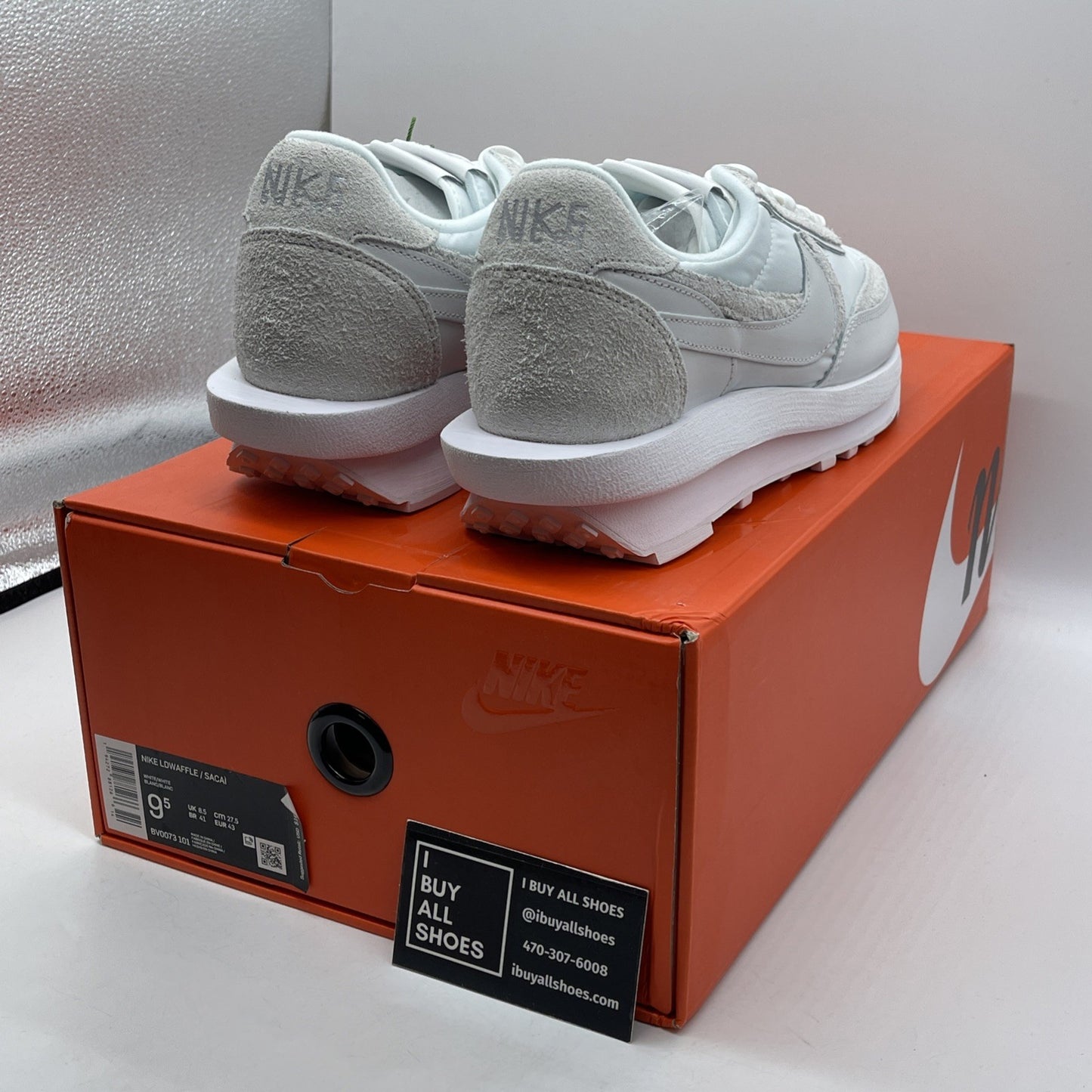 Size 9.5 - Nike sacai x LDWaffle White Nylon Grey White Suede (BV0073-101)