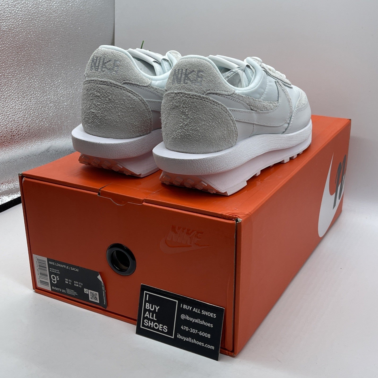 Size 9.5 - Nike sacai x LDWaffle White Nylon Grey White Suede (BV0073-101)