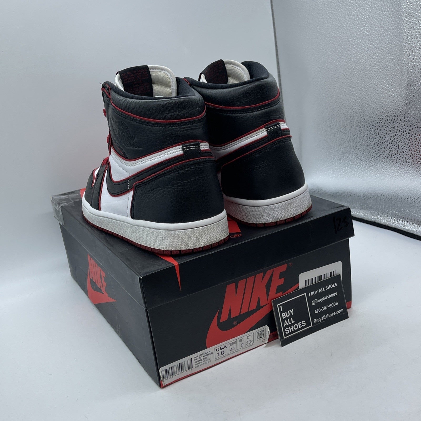Size 10 - Jordan 1 Retro High OG Bloodline 2019 White Black (555088-062)