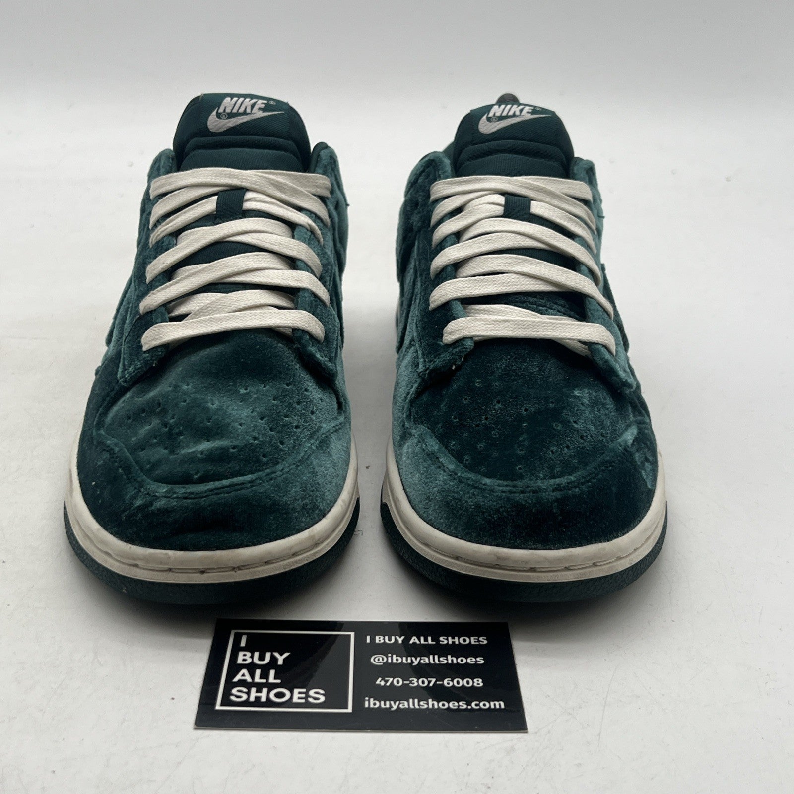 Size 10 - Nike Dunk Low Green Velvet W (DZ5224-300)