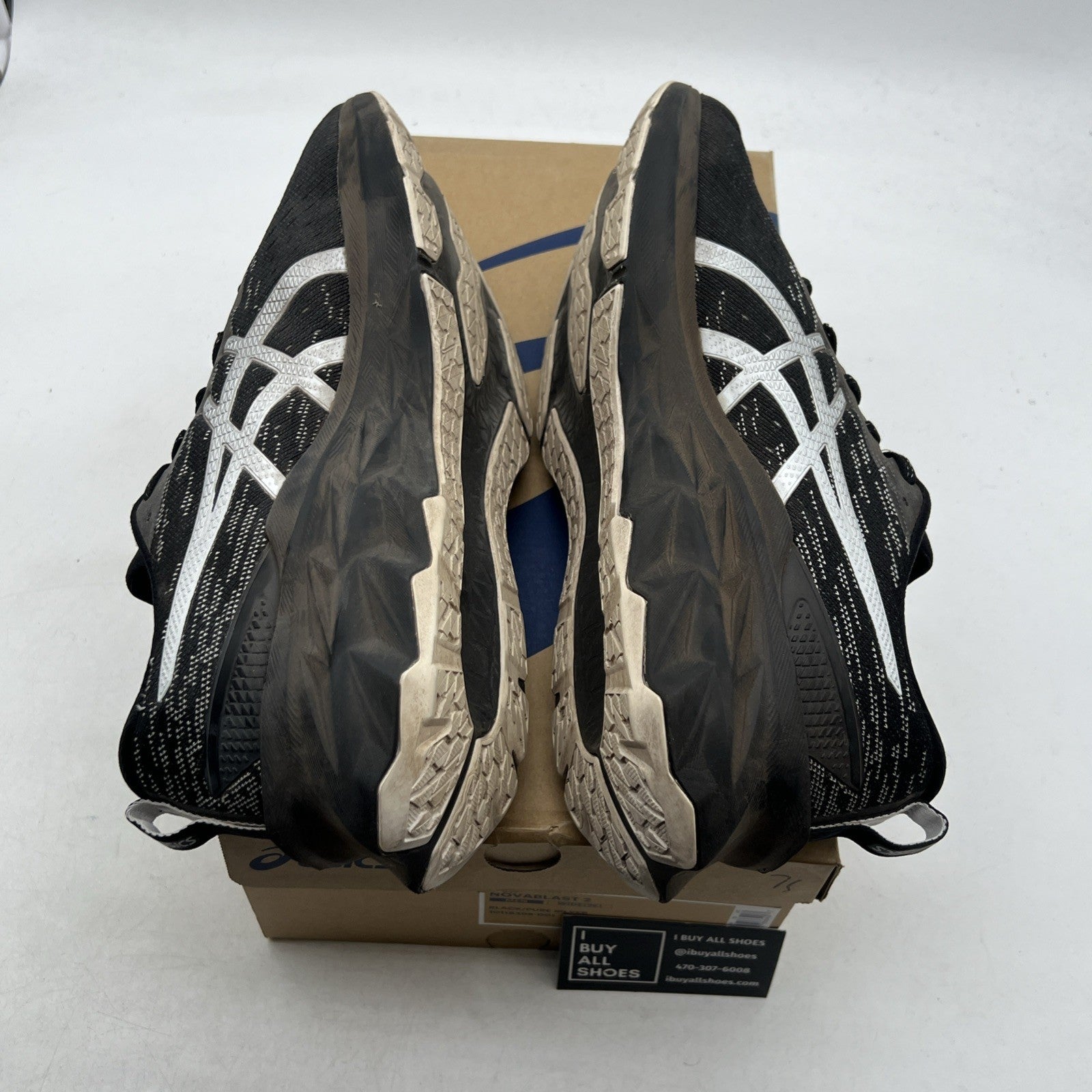 Size 11.5 - ASICS NOVABLAST 2 BLACK / PURE SILVER MENS RUNNING (1101B398-001)
