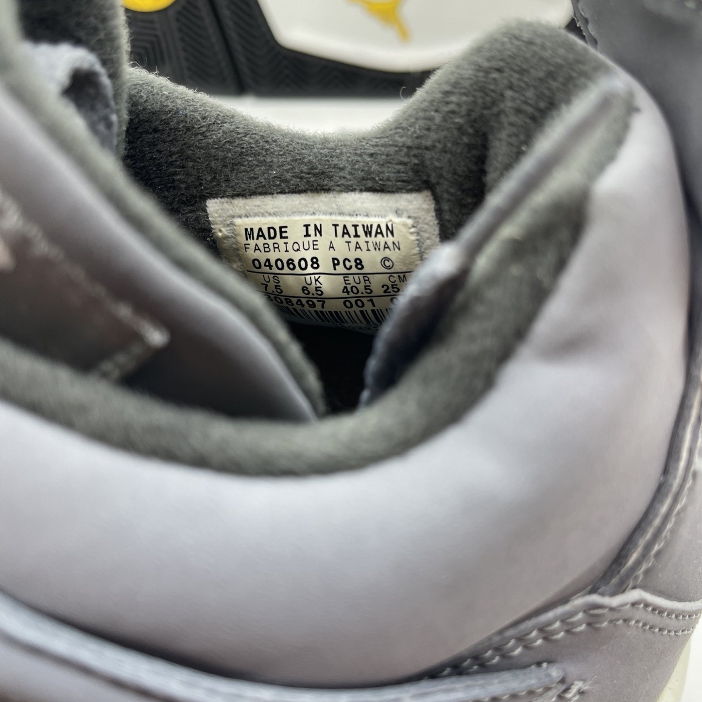 Size 7.5 - Air Jordan 4 Retro 2004 Cool Grey Black Suede (308497-001)