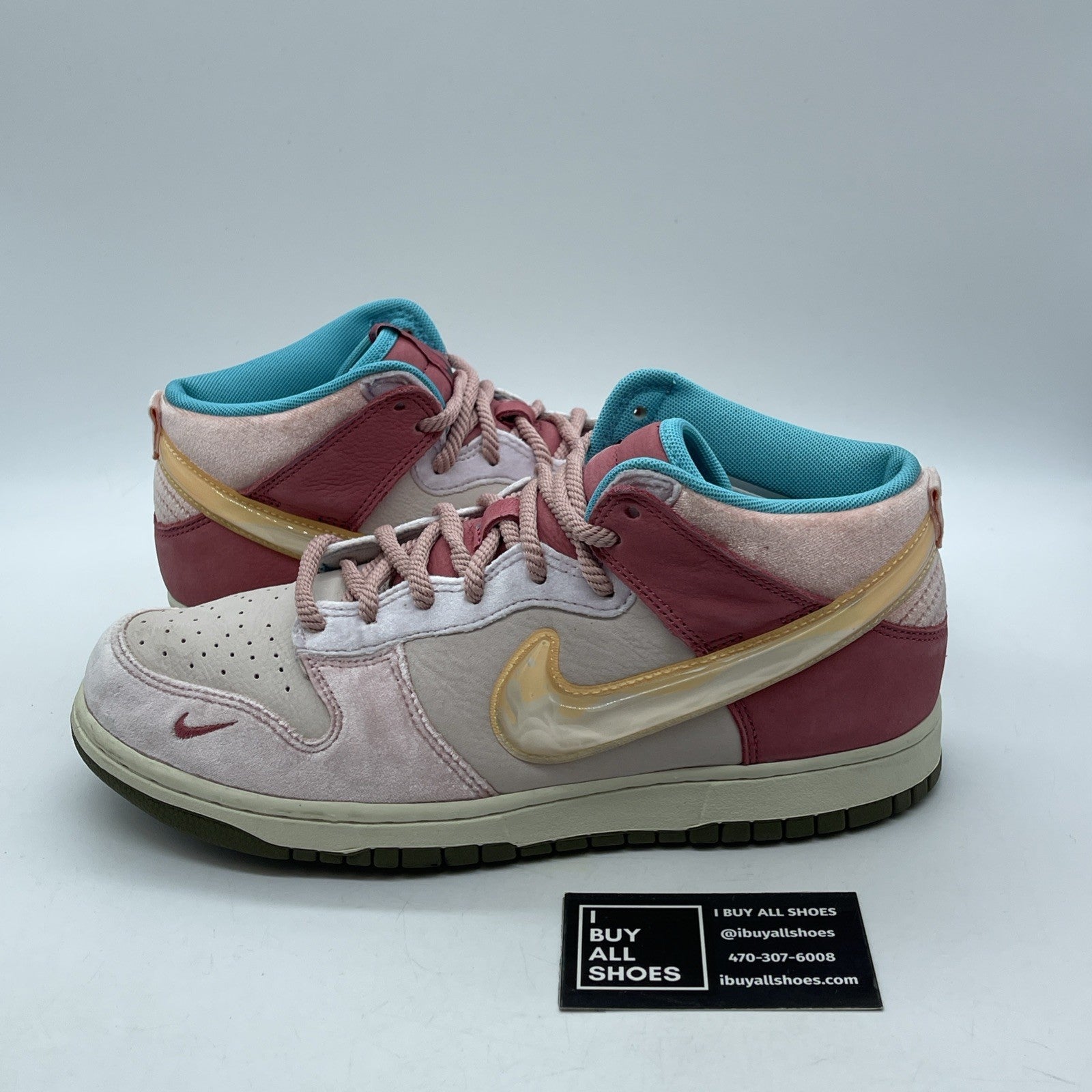 Size 9.5 - Nike Social Status x Dunk Mid Strawberry Milk Suede (DJ1173-600)