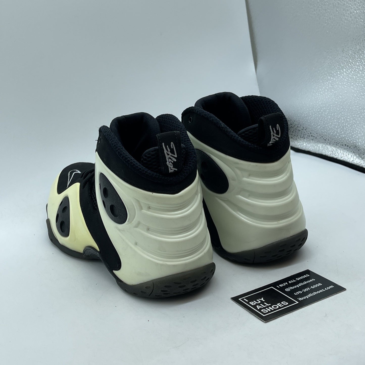Size 9.5 - Nike Zoom Rookie Glow In The Dark Black White Suede (472688-101)